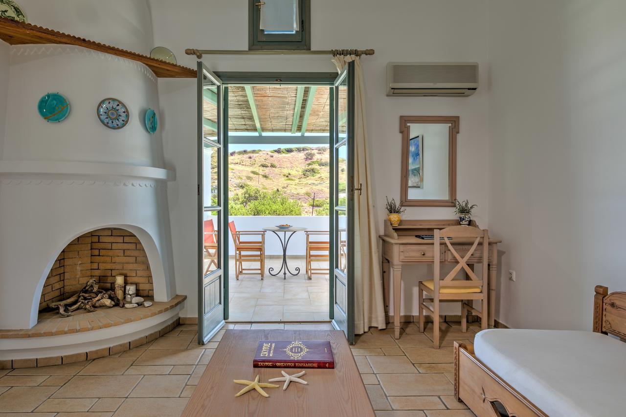 Dioni Hotel Skyros Exterior photo